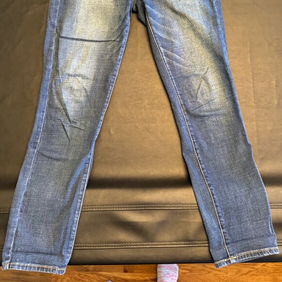 Women's American Eagle Skinny Jeans - Picture 2 of 8